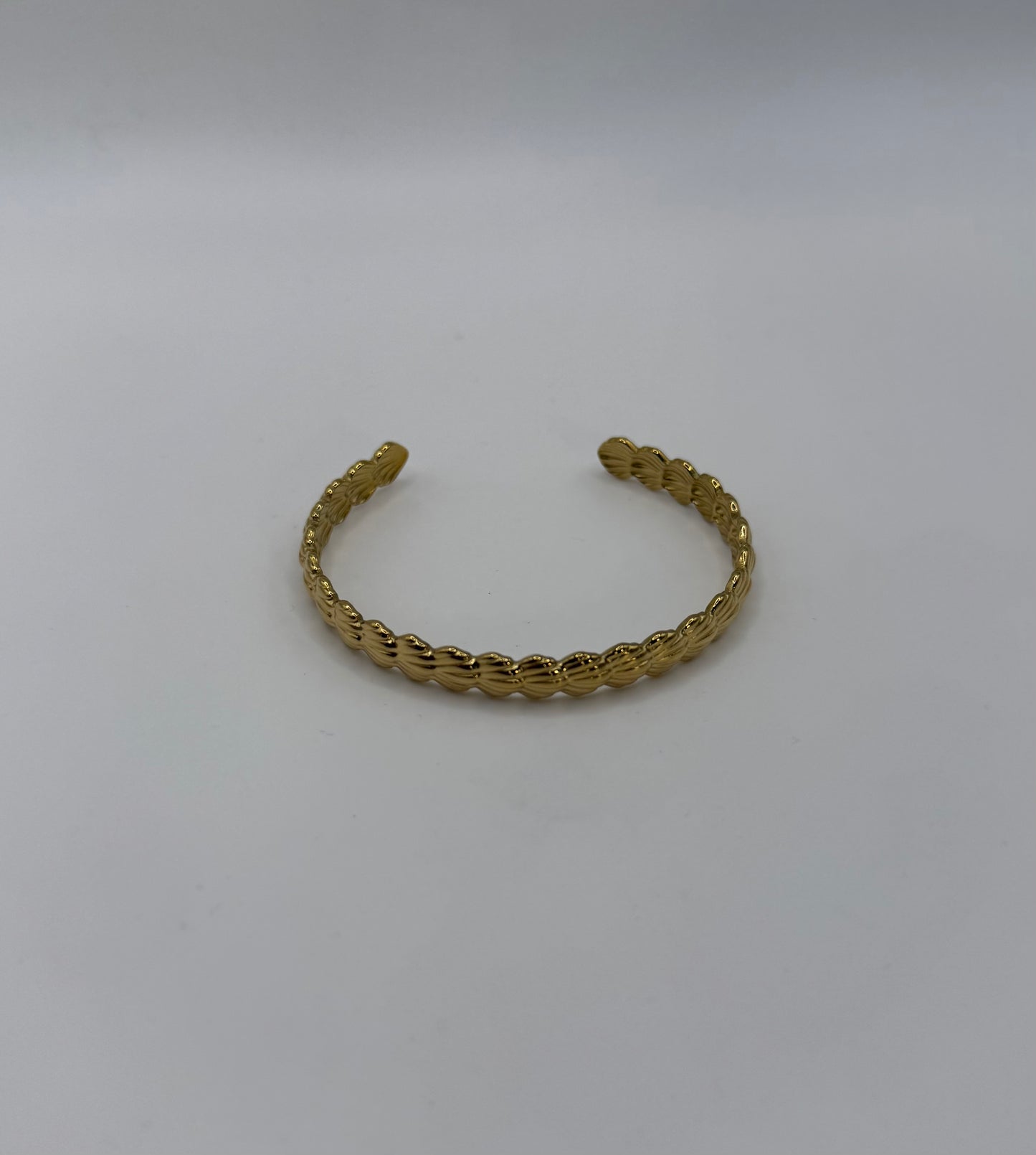 Shell bangle bracelet