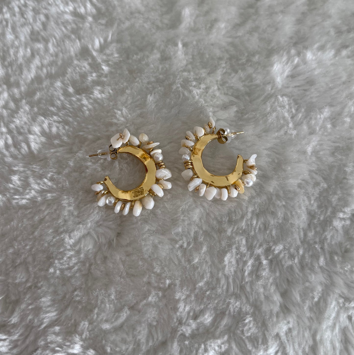 Boucles d'oeilles Nata blanche