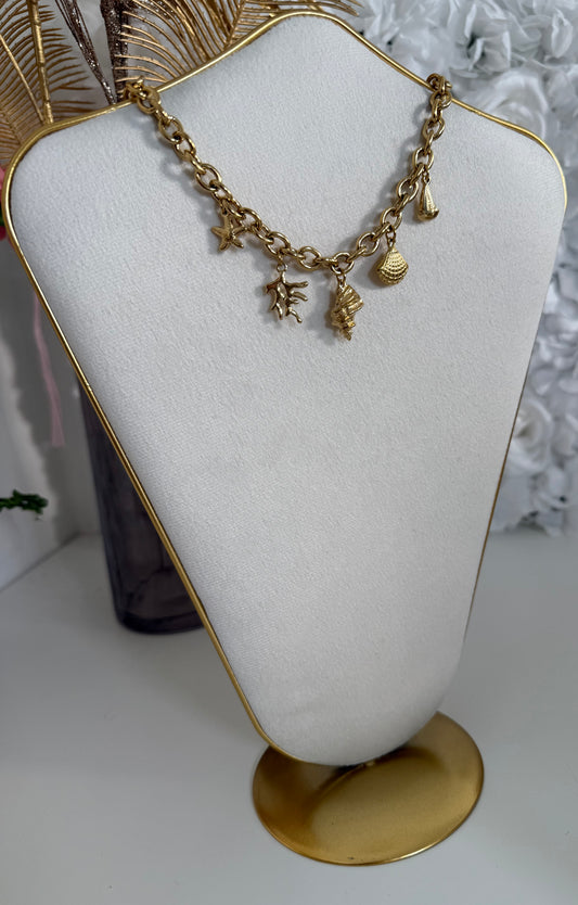 Collier Holly