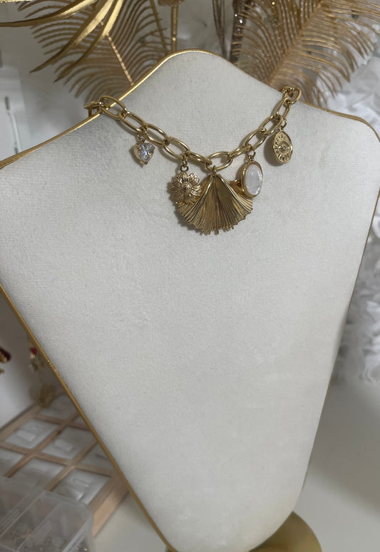 Collier Monica